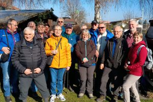 vida über Wiesen und Wälder