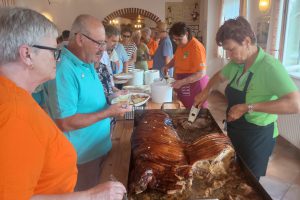 Spanferkelessen in Weidling